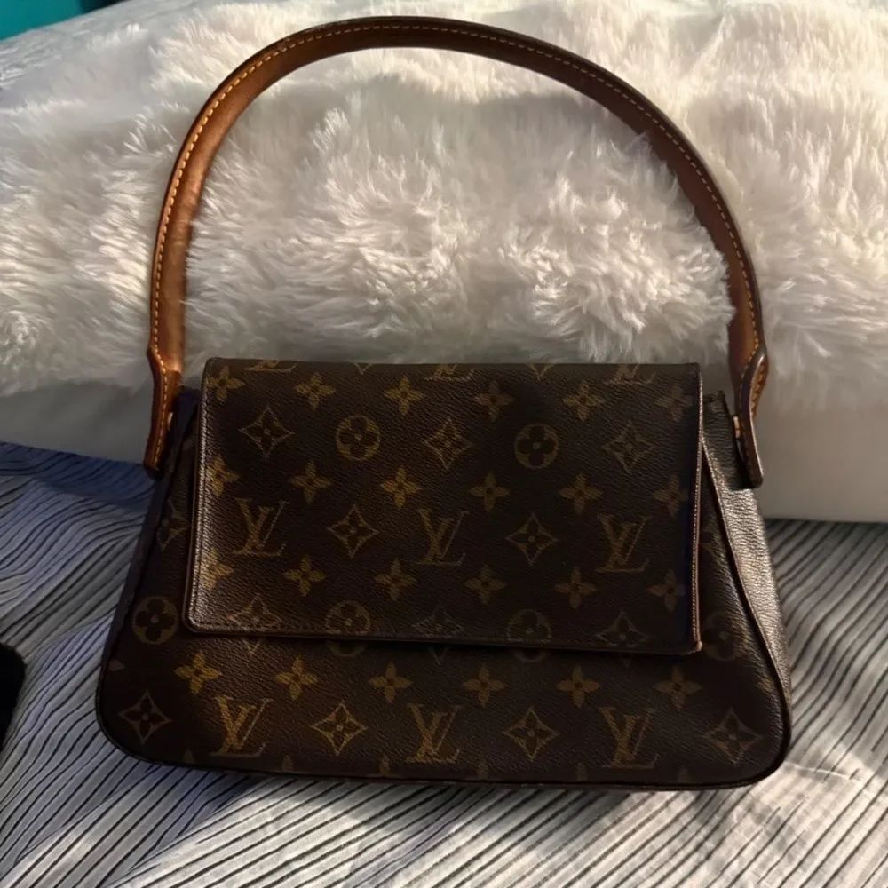 Louis Vuitton Looping Shoulder Bag Hobo Handbag Monogram Brown